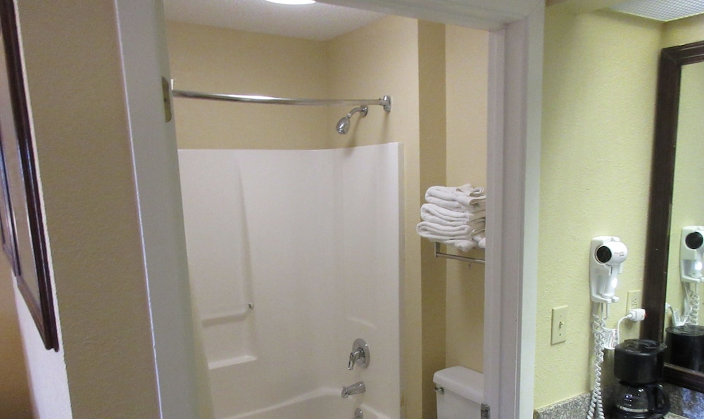 Standard Room, 2 Double Beds - Photo 2