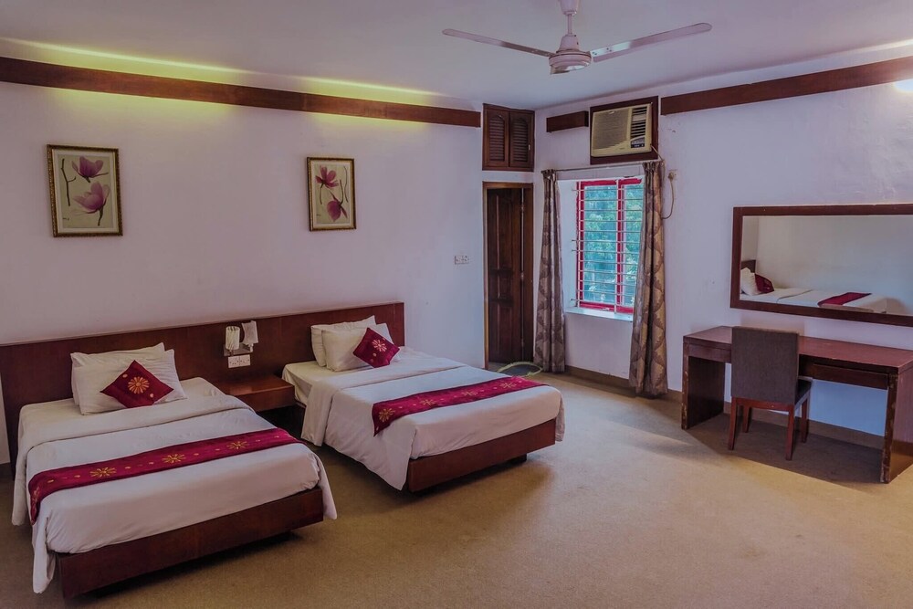 Deluxe Double or Twin Room, Balcony, Garden View photo 3