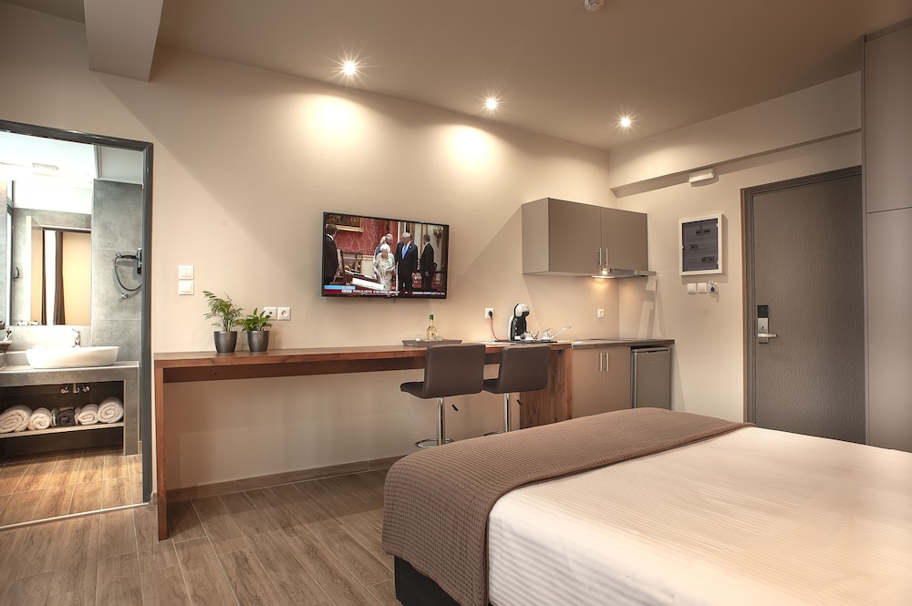 Junior Double Room, 1 Queen Bed, City View photo 3