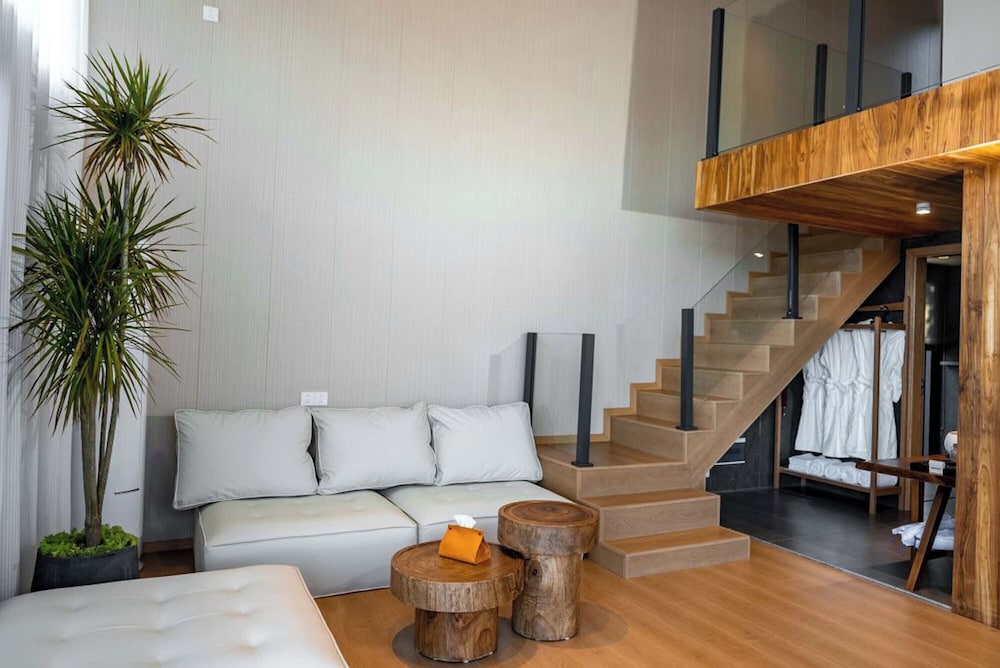 Luxury House, Lake View photo 1