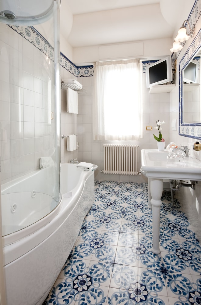 Deluxe Double Room - Photo 6