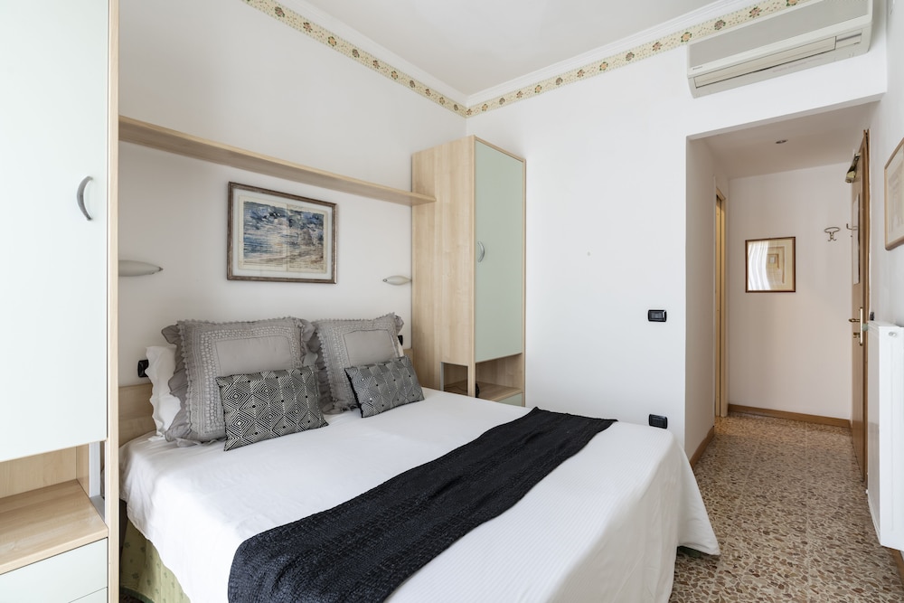 Standard Double or Twin Room, Annex Building photo 3