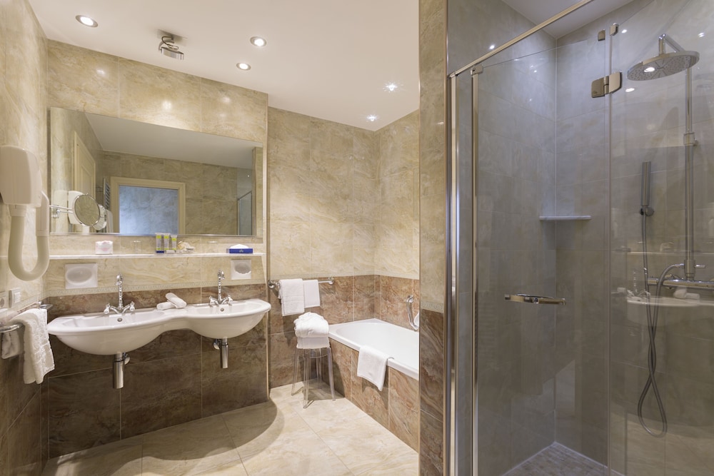 Classic Double or Twin Room, Lake View photo 3
