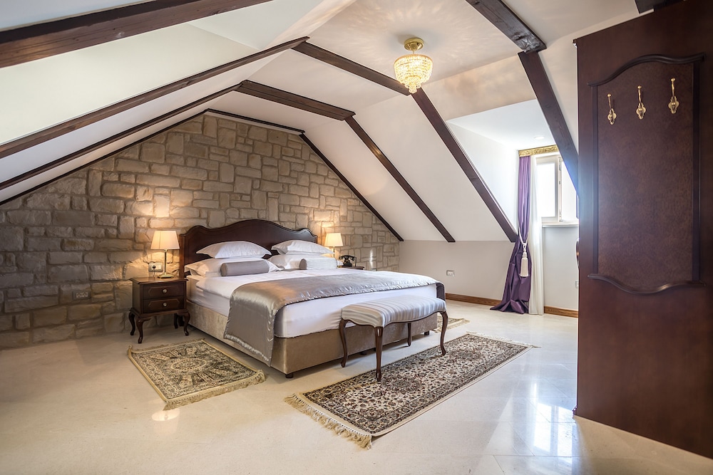 Deluxe Suite, City View photo 3
