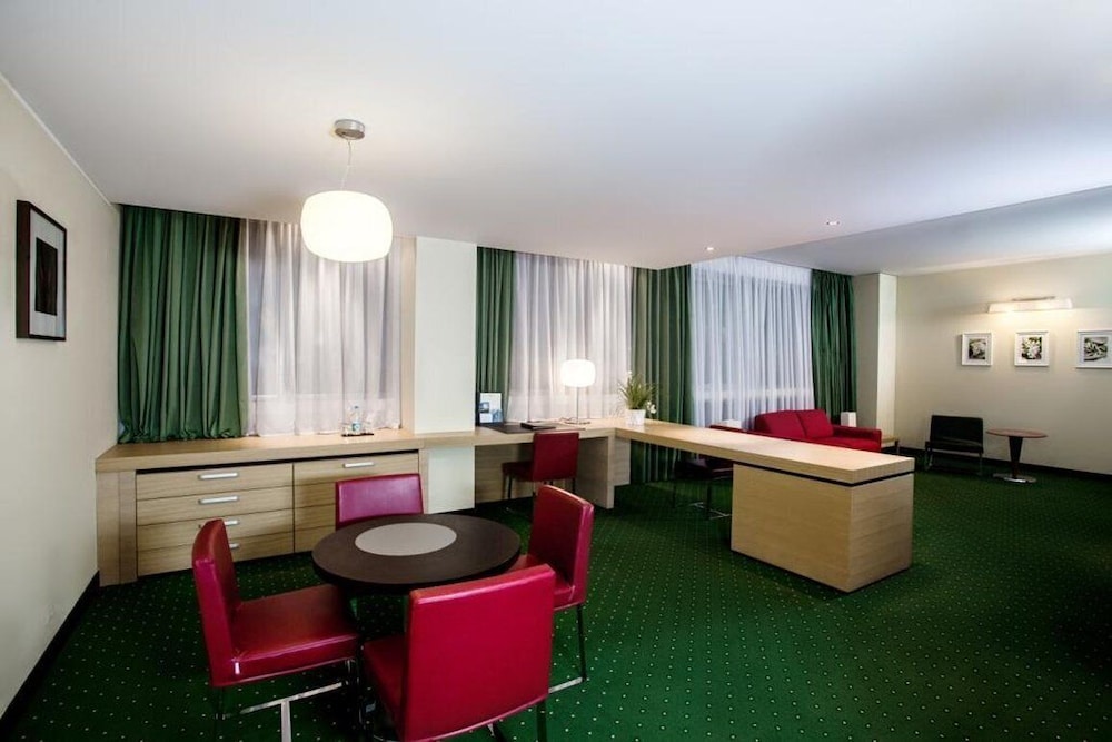 Executive Suite photo 1