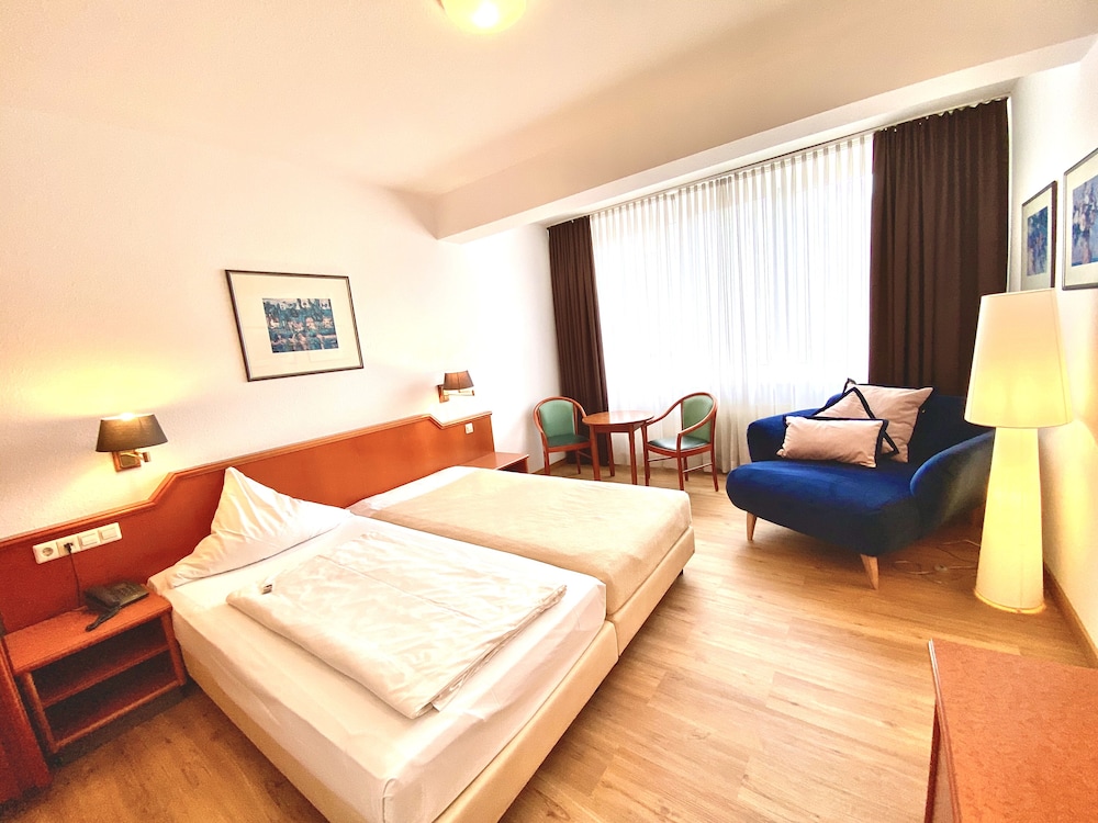 Double Room Single Use, Courtyard View