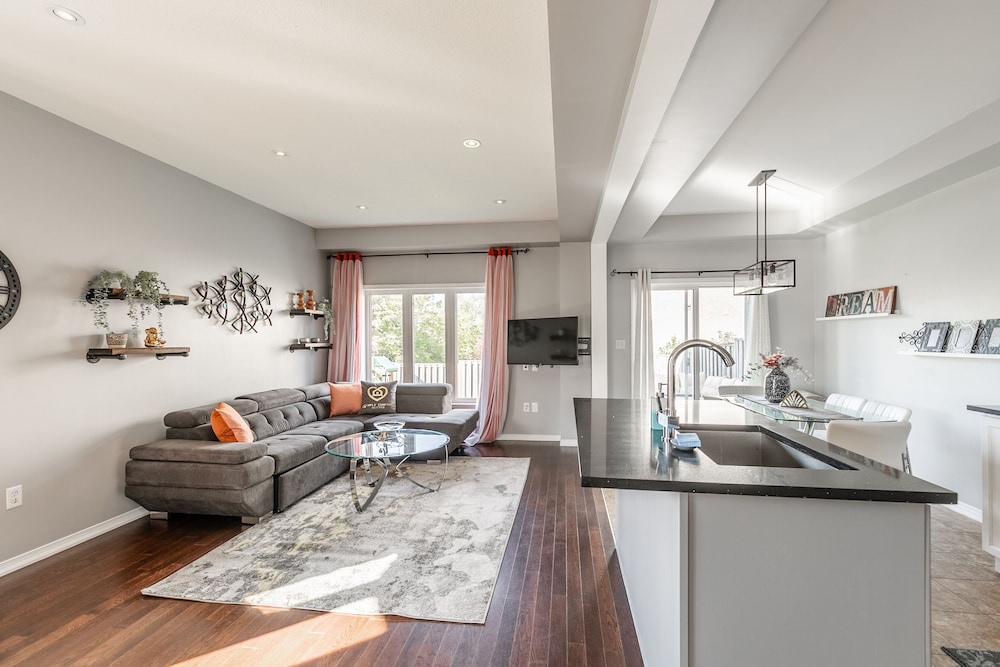 Family Townhome, 3 Bedrooms, Hot Tub photo 1