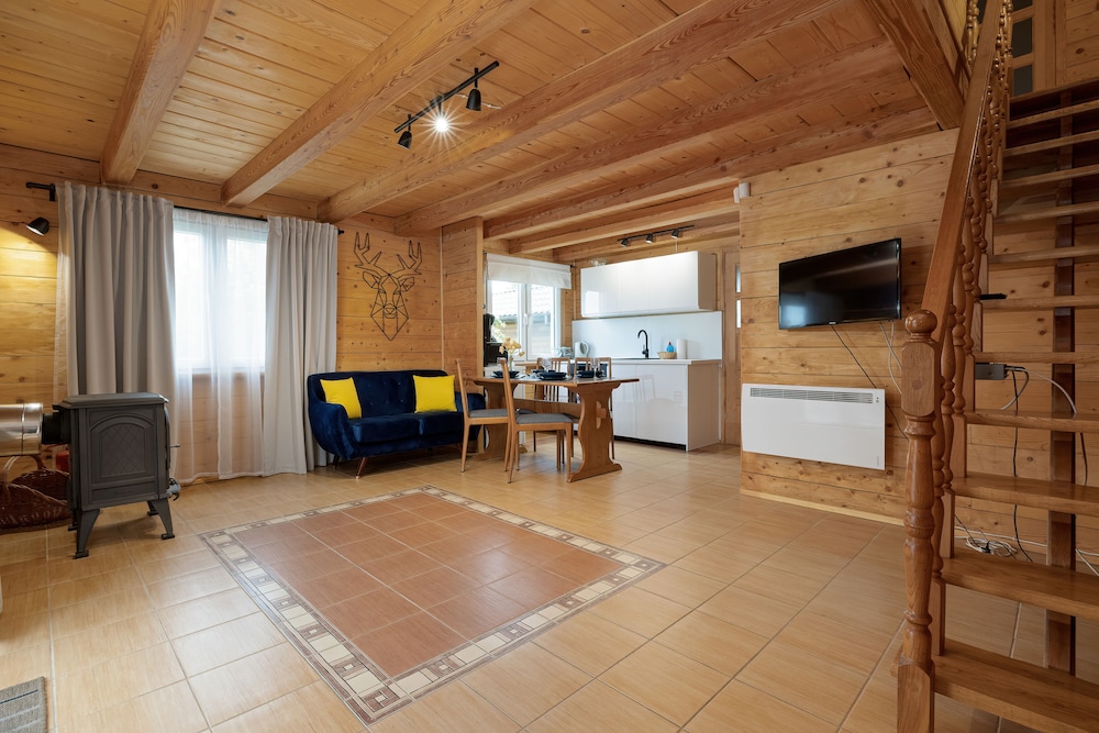 House, 3 Bedrooms, Terrace, Lakeside photo 1