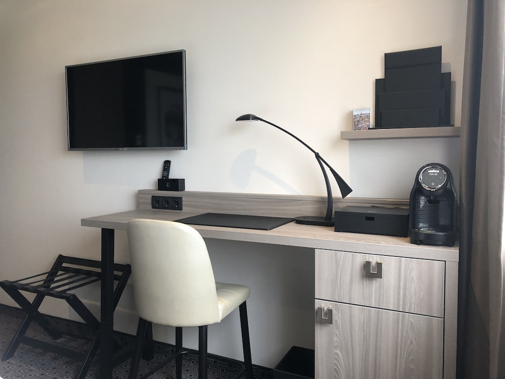 Family Room photo 2