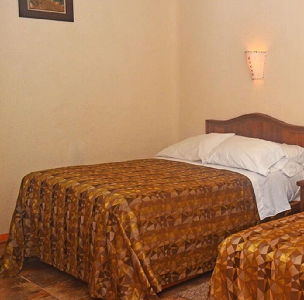 Basic Double or Twin Room photo 3