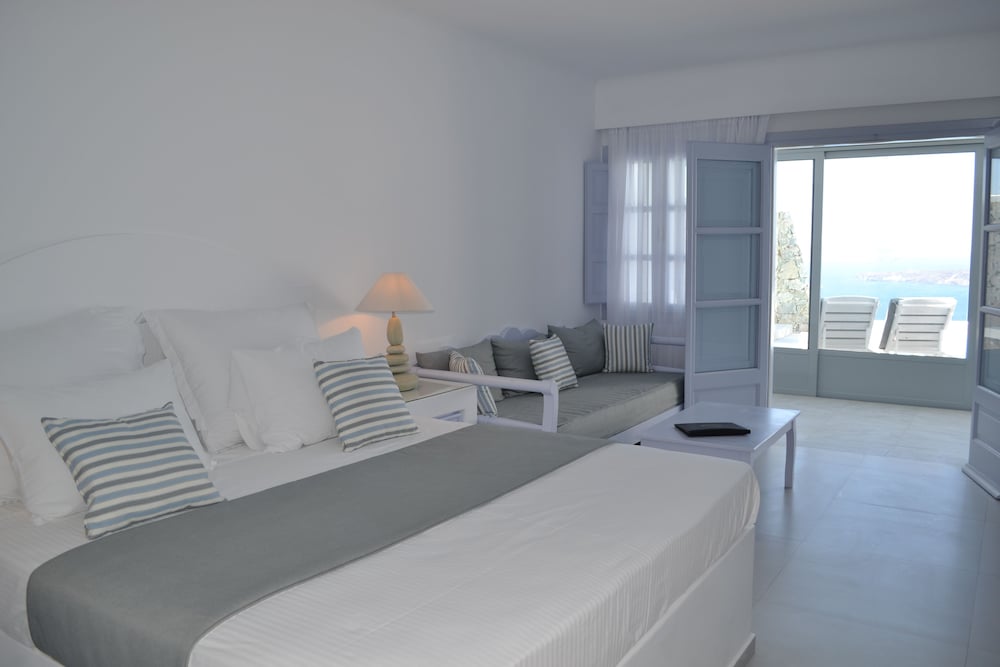 Senior Suite, Private Pool - Photo 3
