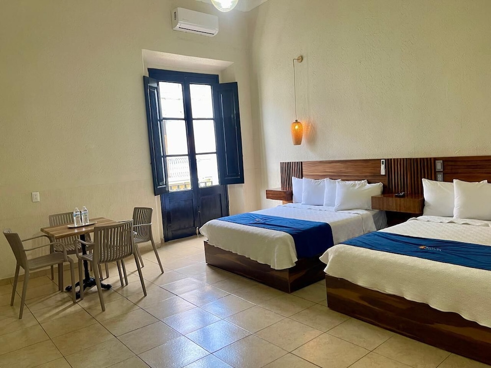 Room, 2 Queen Beds