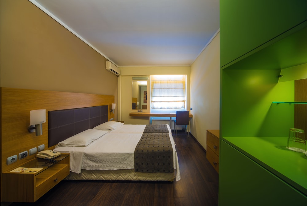 Standard Room, Connecting Rooms - Photo 1