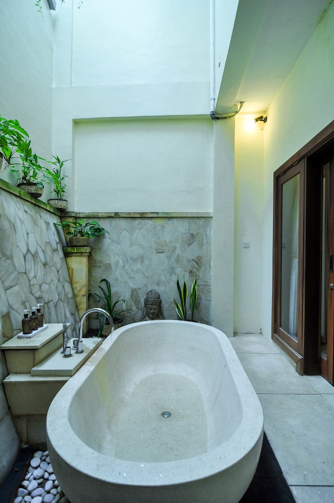 Arwana 4 Bedroom, Private Pool photo 3
