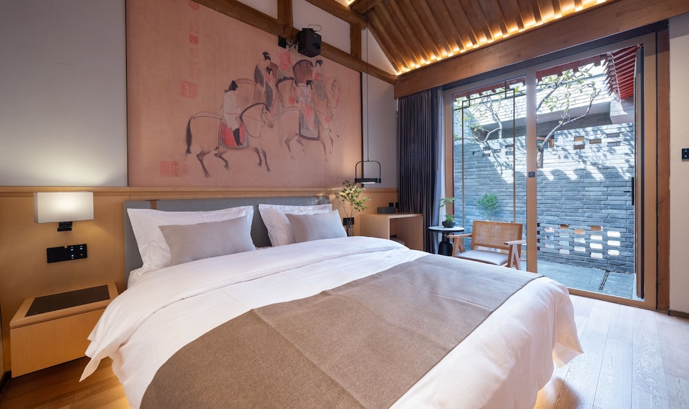 Deluxe Double Room With Private Patio