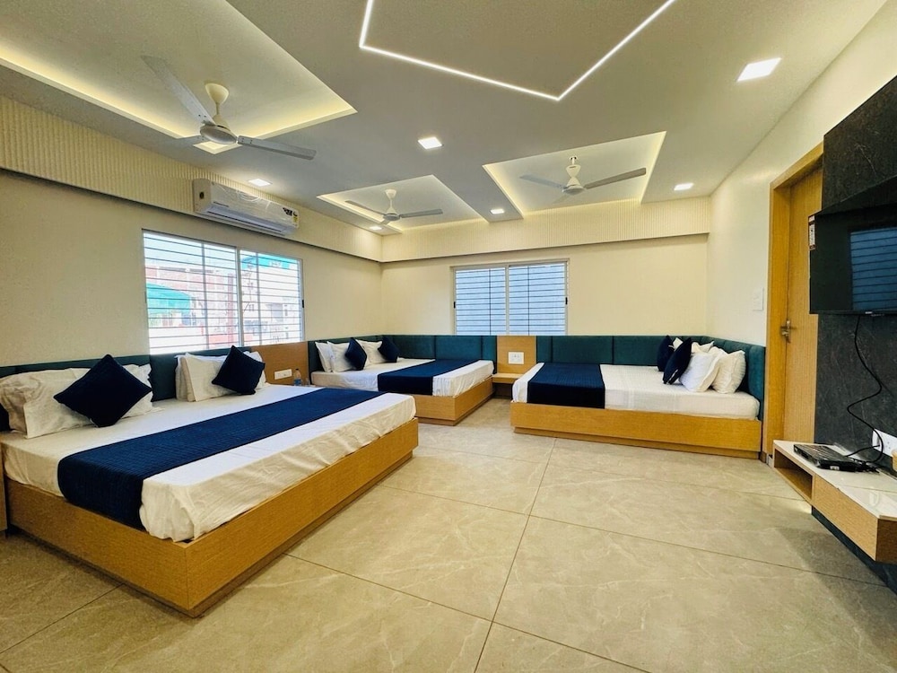 Family Room photo 3