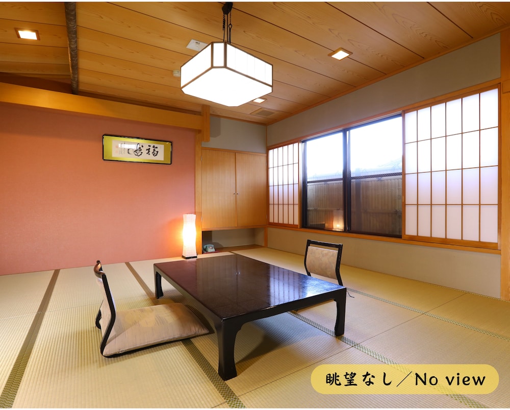 Japanese-style room: 15 tatami mats(No view)