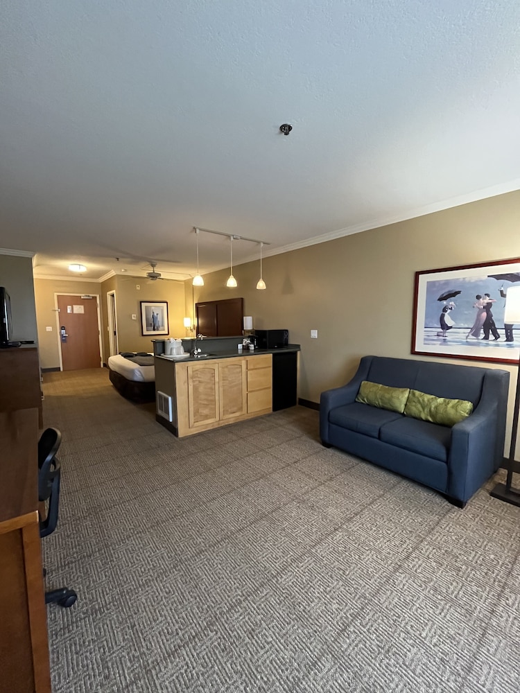 Suite, Multiple Beds, Non Smoking - Photo 5