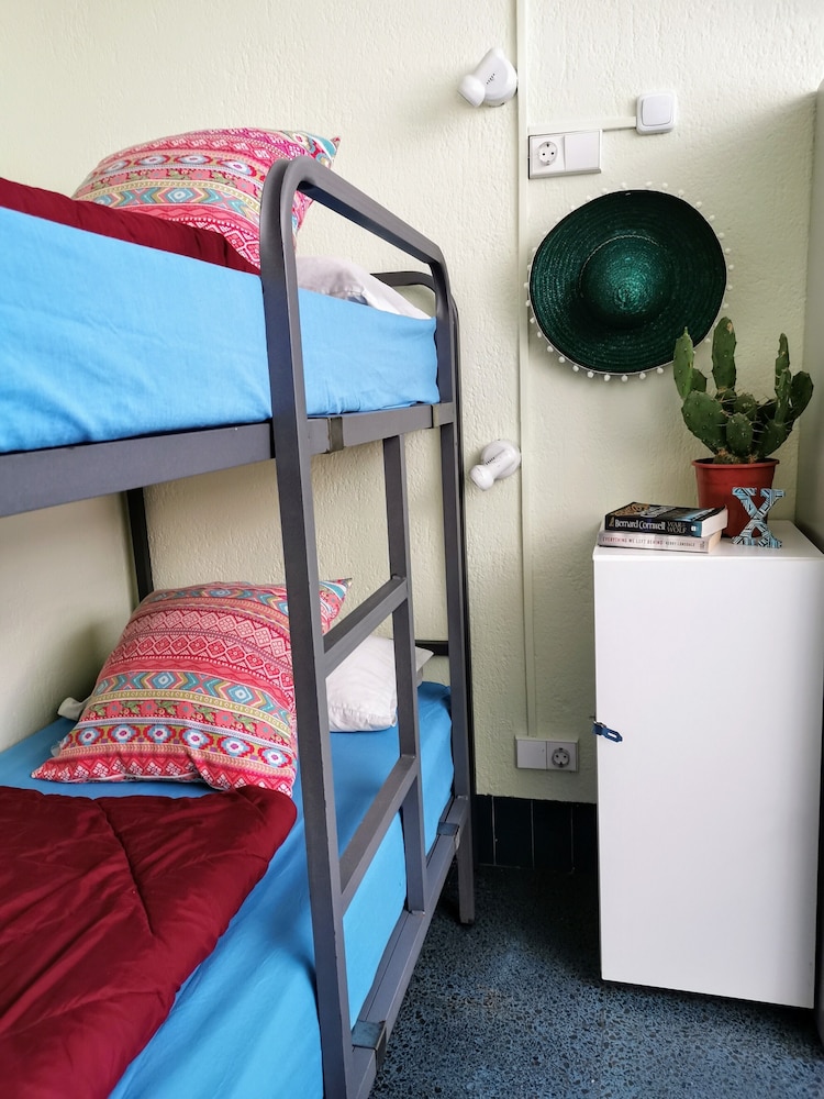 Shared Dormitory, Mixed Dorm (One bed in 6 people bedroom)