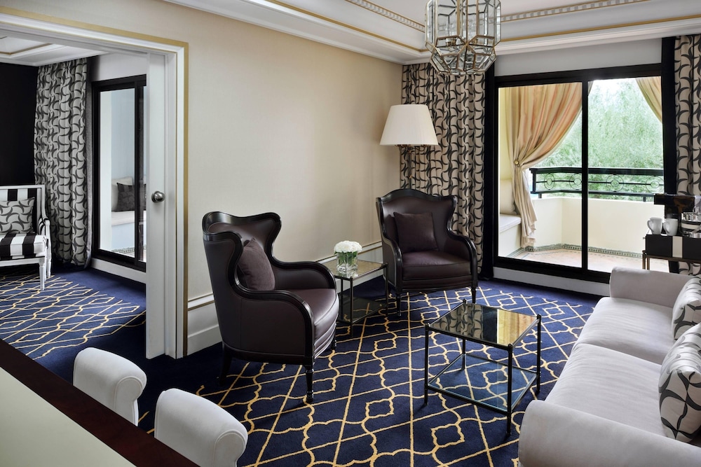 Junior Suite, 1 King Bed with Sofa bed, Balcony - Photo 4