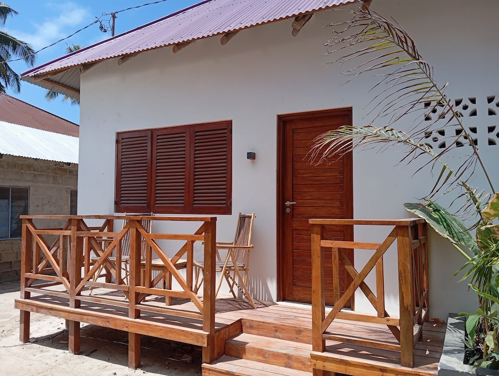 Standard Double Room - Photo 6