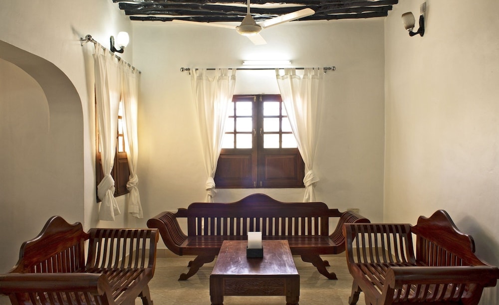 Classic Twin Room, 2 Twin Beds, Private Bathroom, Ground Floor