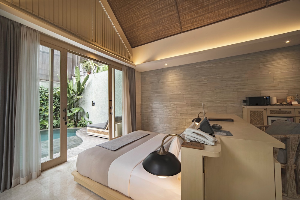 Smart 1 Bedroom Villa With Private Pool & Jacuzzi - Near Construction - Photo 9