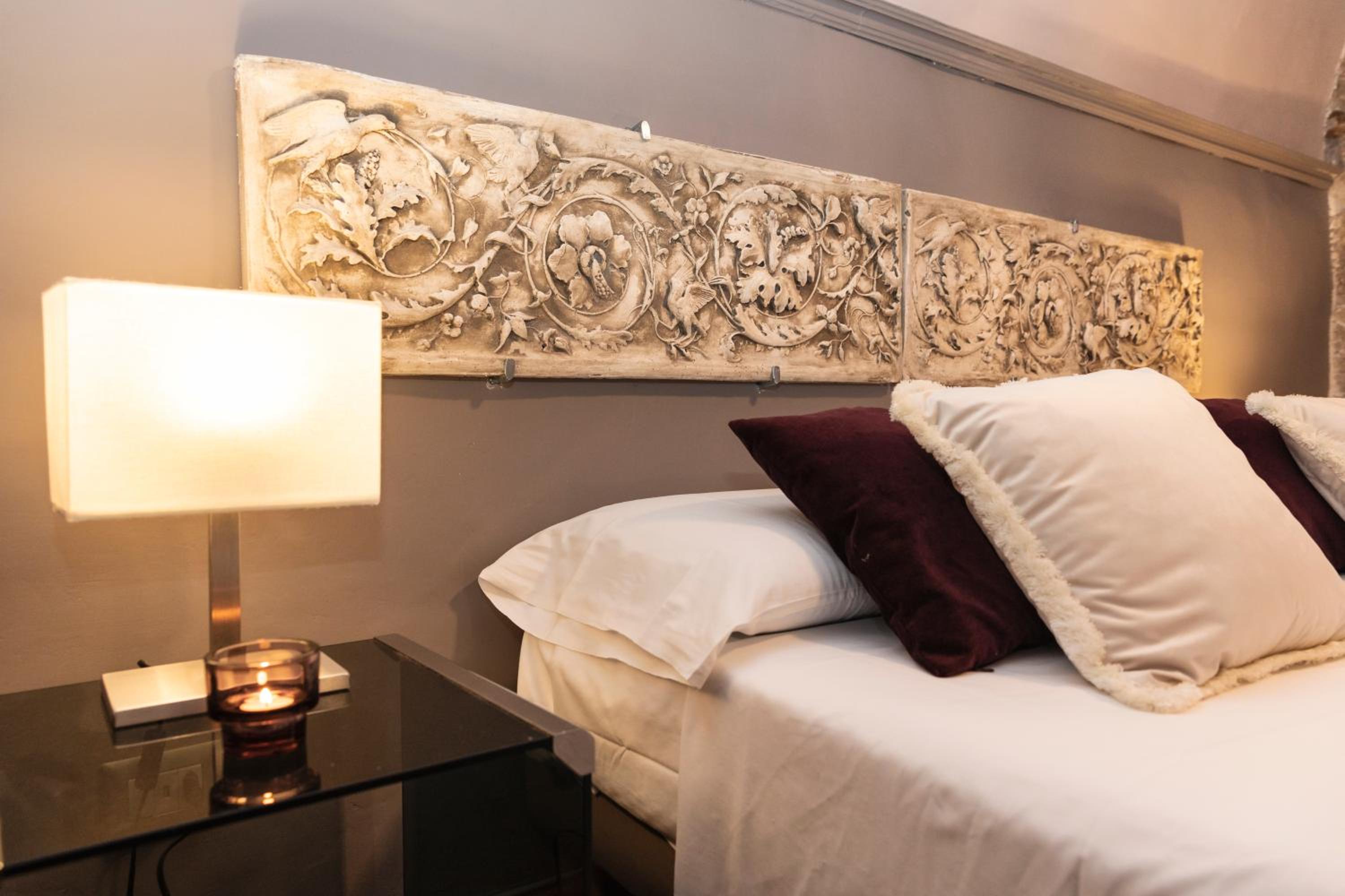 Deluxe Room - Photo 6