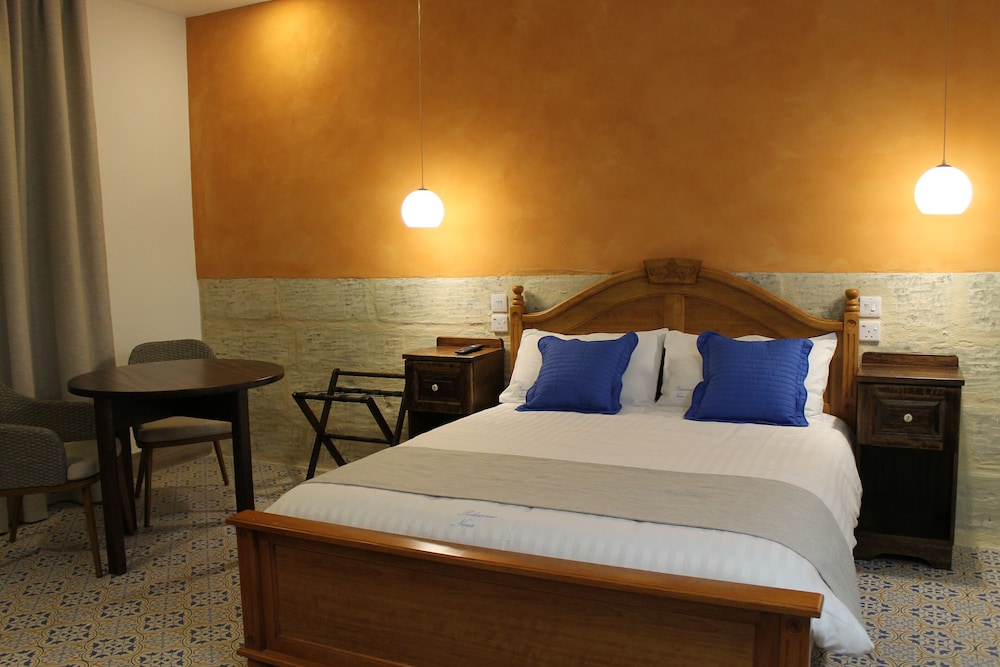 Executive Suite (accessible via external staircase)