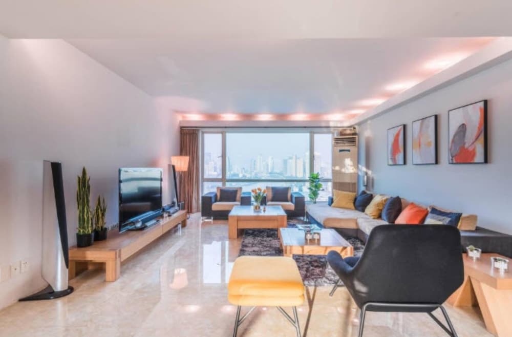 Design Apartment, 3 Bedrooms, River View photo 2