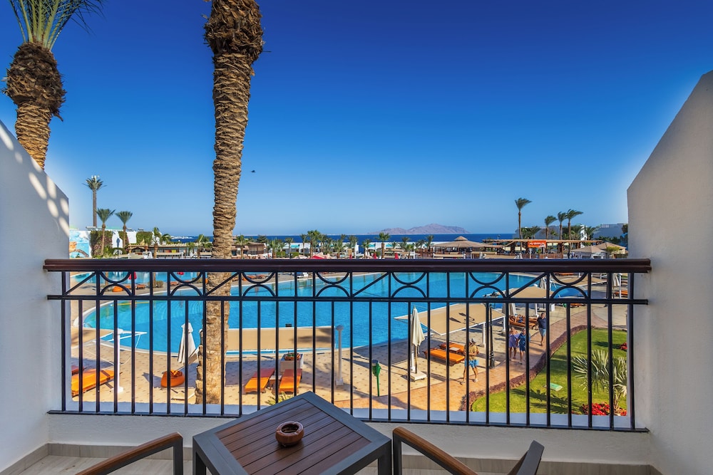 Select Room with Pool View