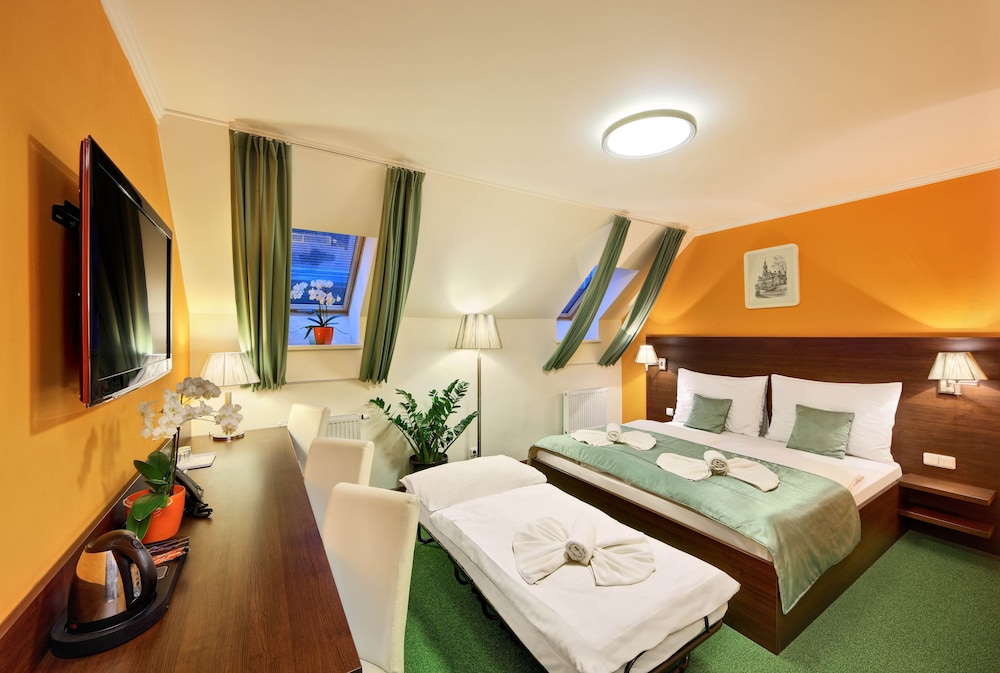 Standard Triple Room, 1 Queen Bed with Sofa bed