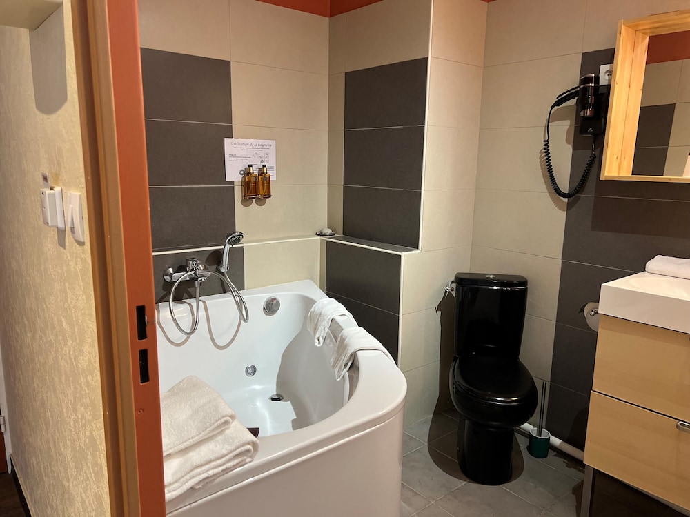 Superior Studio Suite - Photo 6