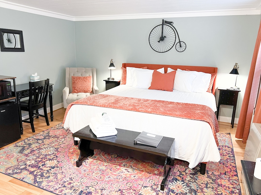 Double Room, 1 King Bed, Non Smoking photo 3