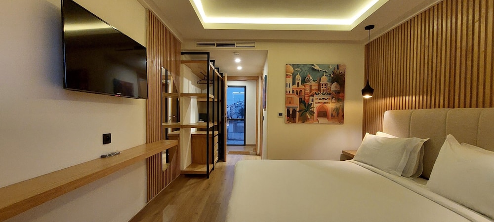 Standard Double Room - Photo 10