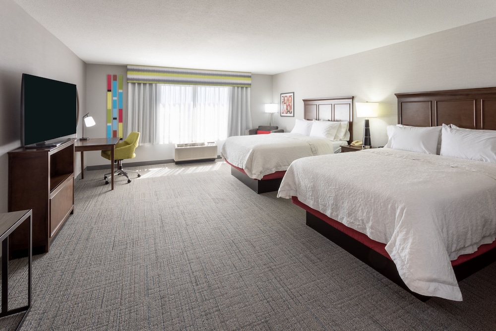 Room, 2 Queen Beds, Accessible (Roll-In Shower) photo 2