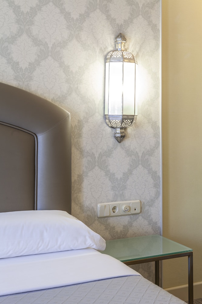 Twin Room, 2 Twin Beds - Photo 4