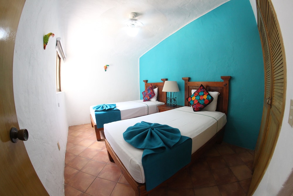 Suite Two Bedroom - Photo 2