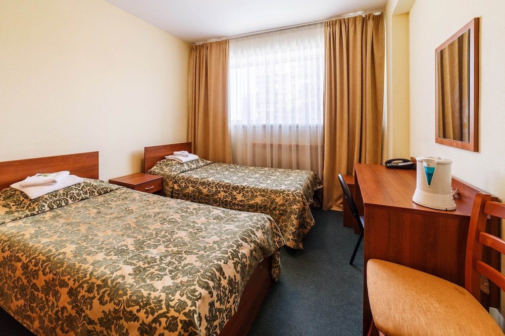 Economy Twin Room, Shared Bathroom