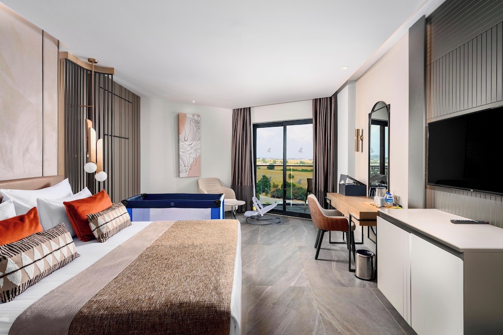 Superior Double Room, Partial Sea View photo 3
