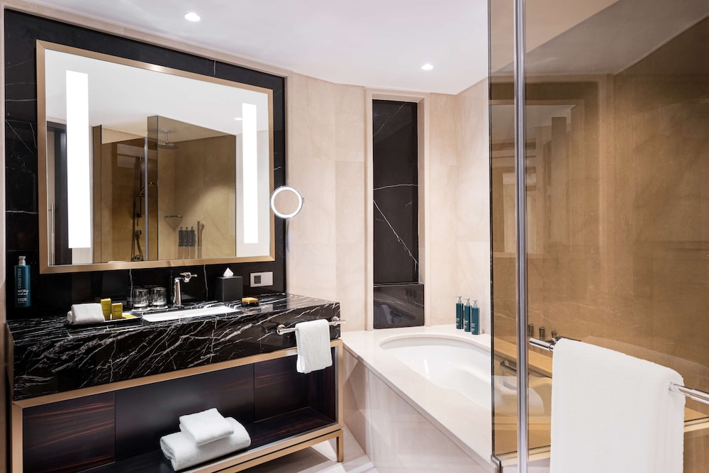 Executive Room, Multiple Beds - Photo 4