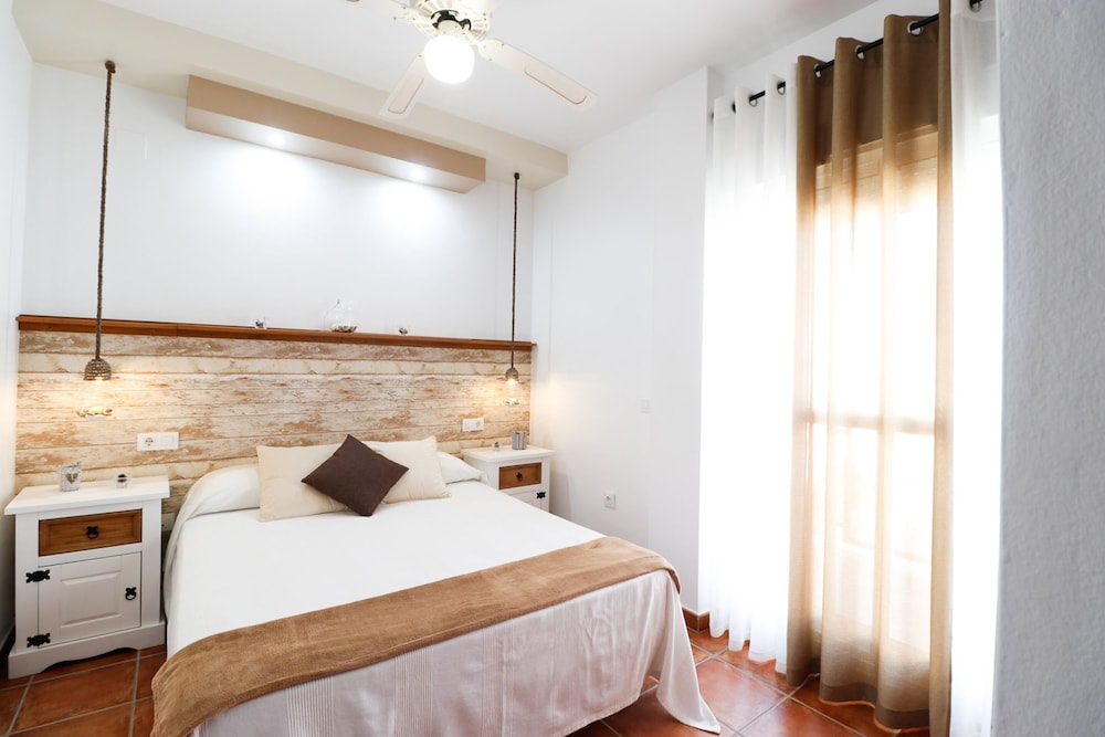 Penthouse, 2 Bedrooms, Terrace photo 3
