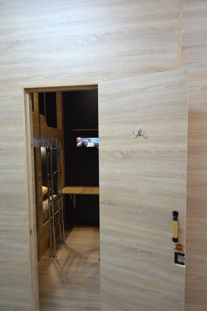 Economy Quadruple Room photo 3