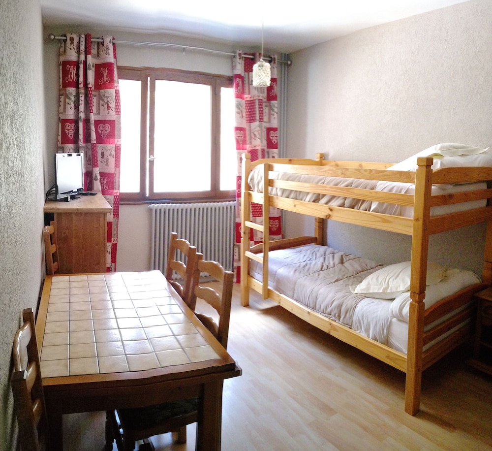 One Bedroom Apartment, North View photo 1