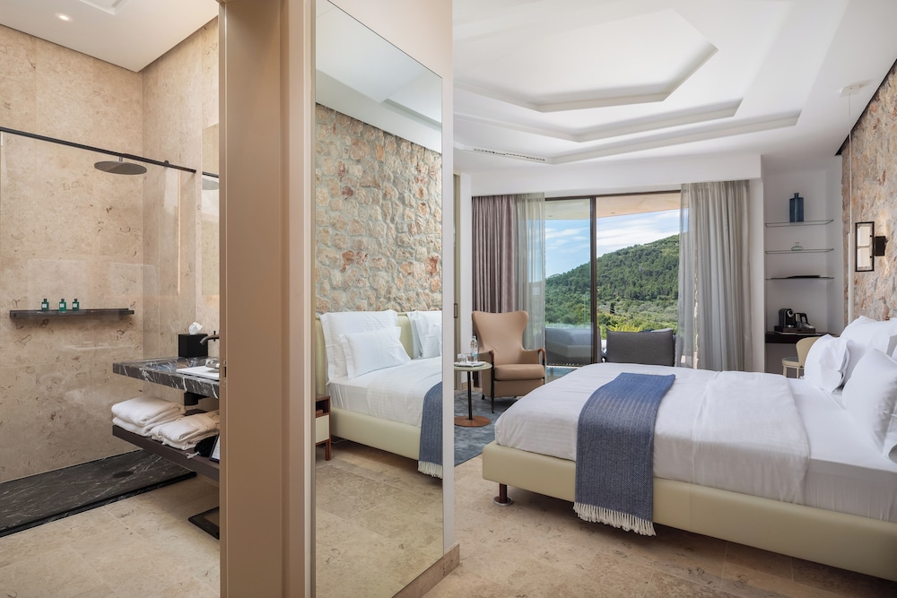 Standard Room with Terrace and Grove View - Photo 2