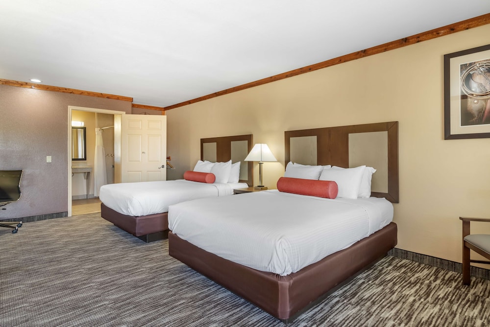 Standard Room, 2 Queen Beds, Accessible, Non Smoking photo 2