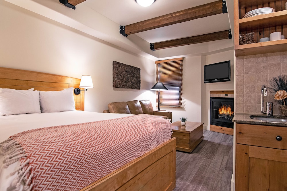 Standard Room, 1 Queen Bed with Sofa bed photo 3