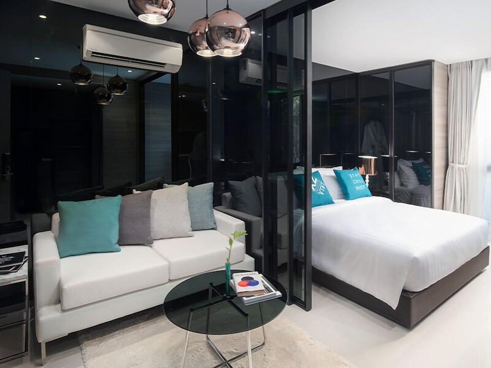 Deluxe King Room photo 2