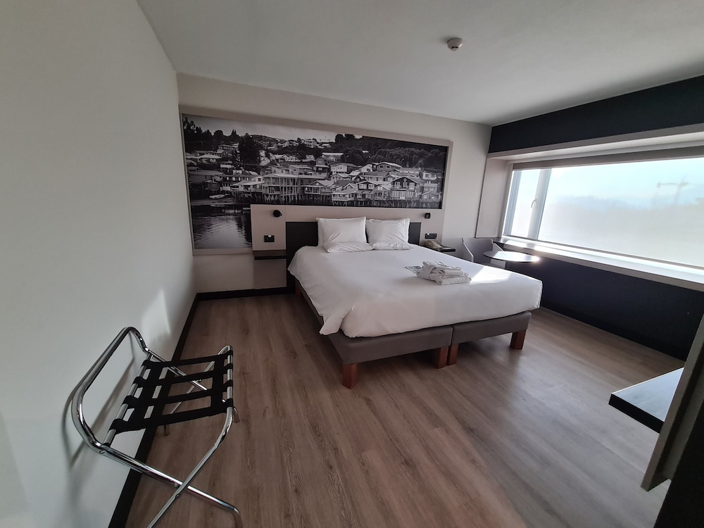 Superior Room, 1 Queen Bed - Photo 1