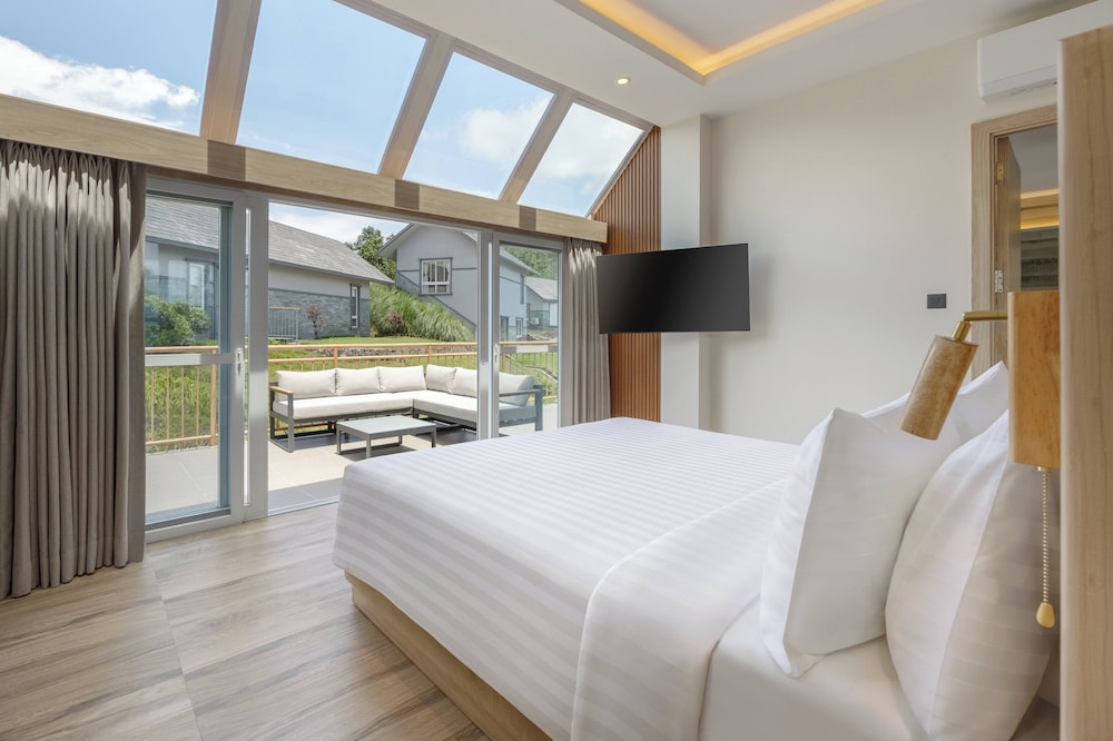 Suite (Skylight)